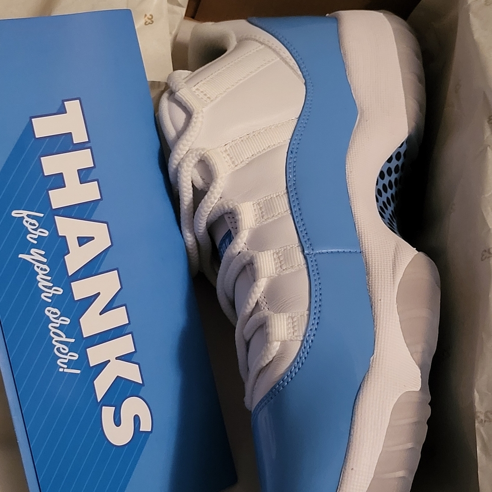 Jordan 11 Retro Low University Blue- Deadstock..
